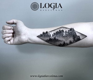 tatuaje-antebrazo-paisaje-Logia-Barcelona-Dasly     